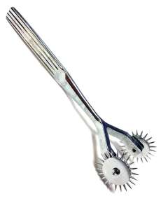 Rouge Stainless Steel 2 Prong Pinwheel